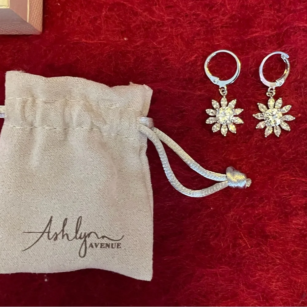 ASHLYN AVENUE SYMPHONY THEA FLORAL DROP LEVER BACK EARRINGS 18KT GOLD PLATED